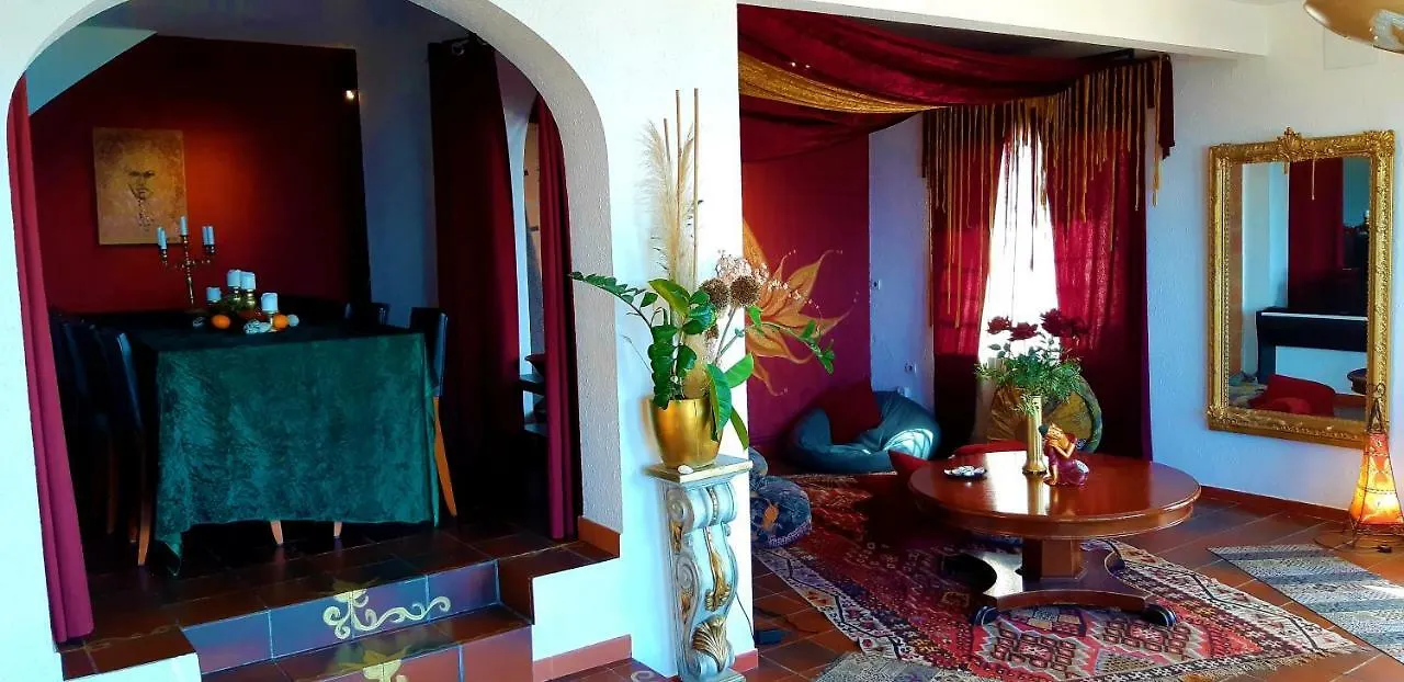Ashram Villa Sunshine Sitges Bed and breakfast